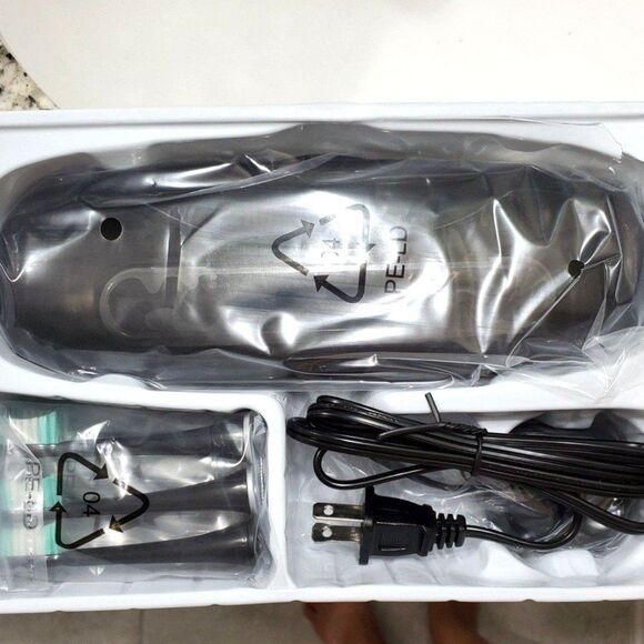 Ultra Whitening Toothbrush – ADA Accepted electric toothbrush- 8 Brush Heads. - Picture 4 of 5